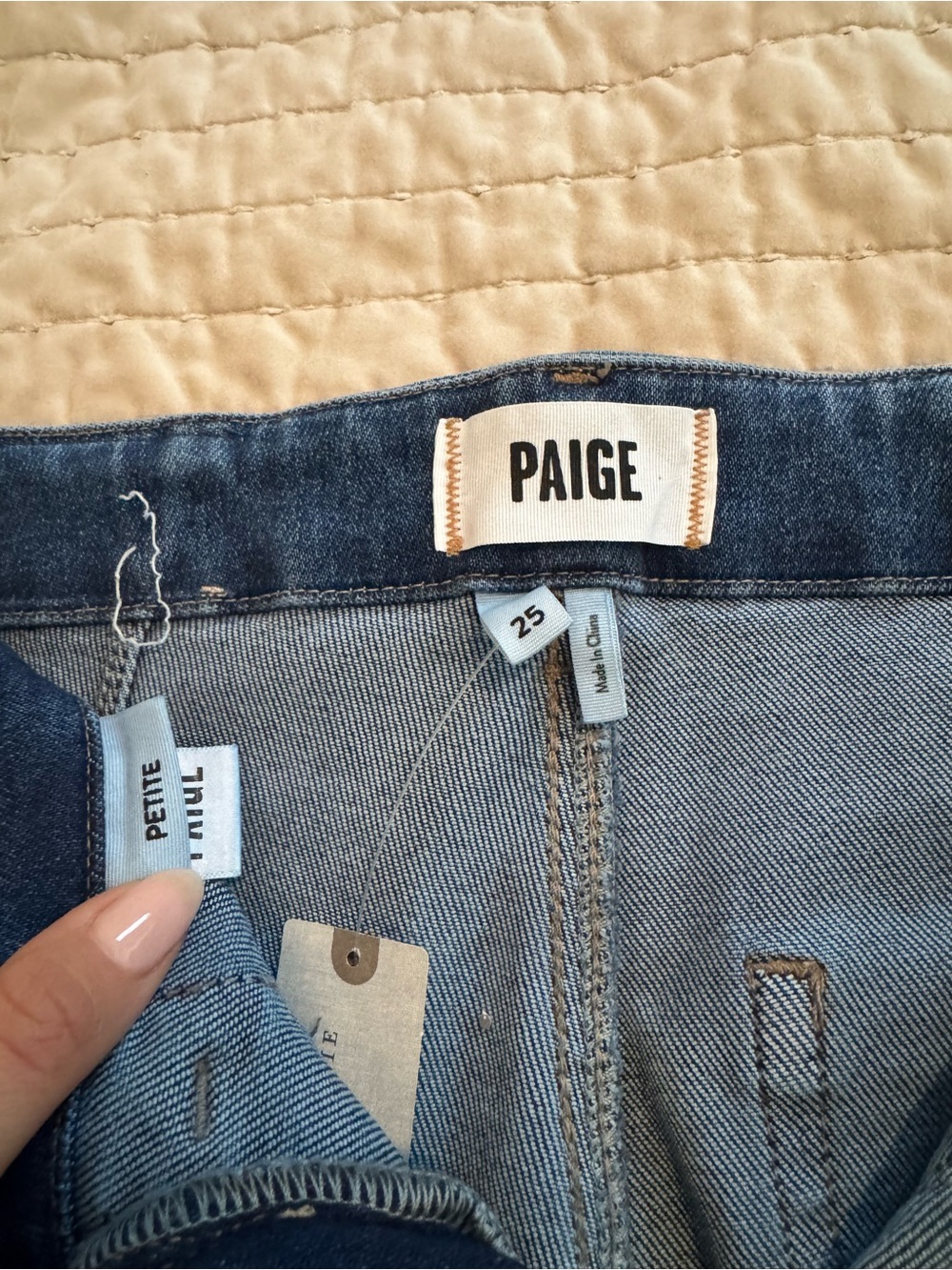 PAIGE Wide Leg High-Rise Jeans (Anessa) size 25Petite - Picture 4 of 13